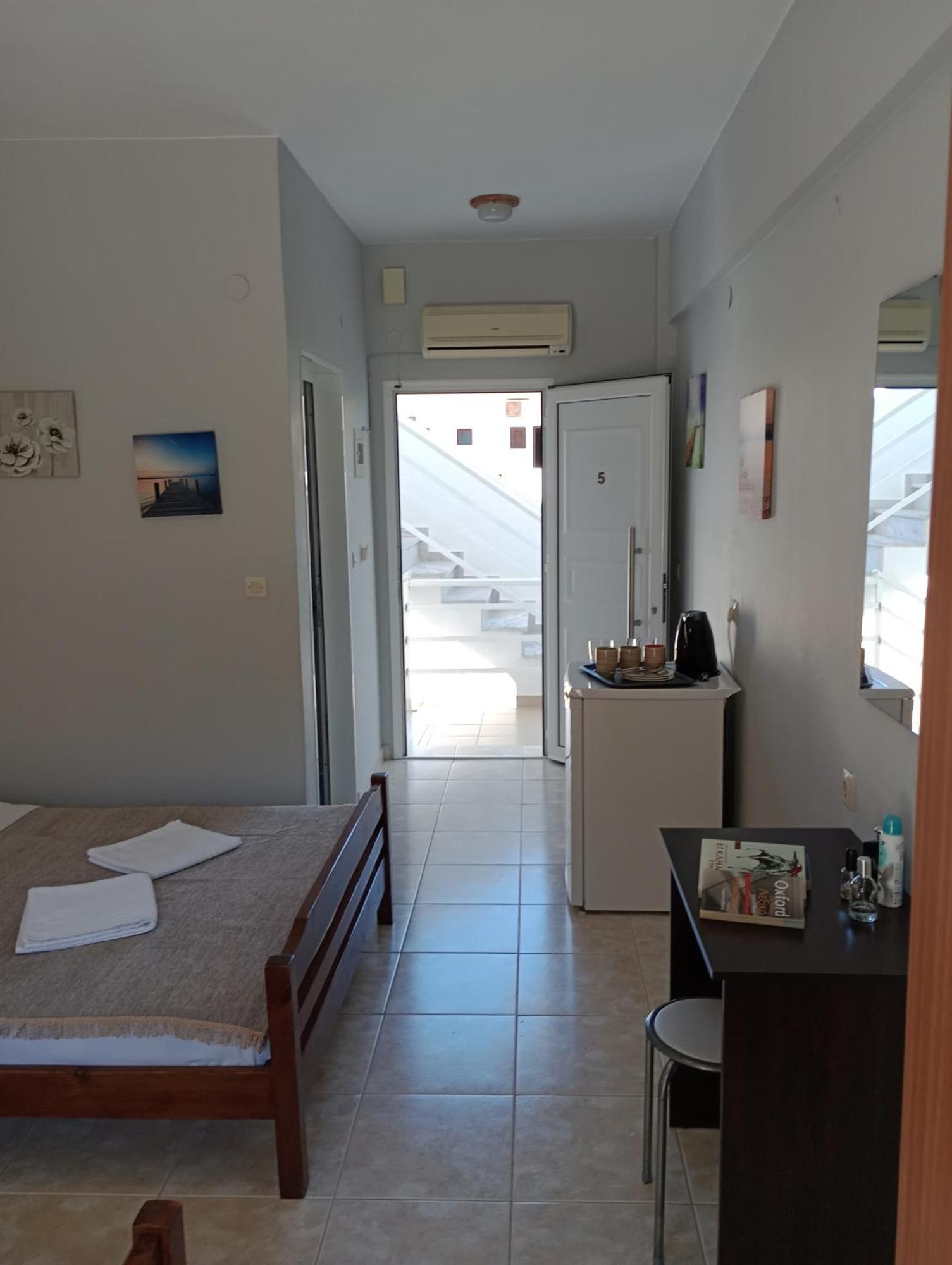House Georgia Apartment Kallithea  Bagian luar foto